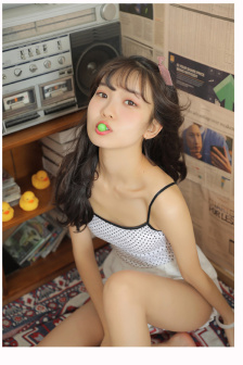 女生自我安稳手势图片